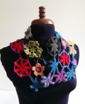 crochet_flower_scarf_1